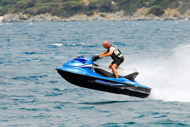  Genießen Sie Jetskifahren auf Korsika mit einem Quad Jet Pro Jet Skifahren 